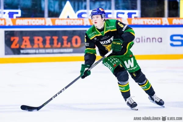 Nouda Ilves-kaulahuivi veloituksetta Lielahden Prisman Telia-kaupasta –  Tampereen Ilves